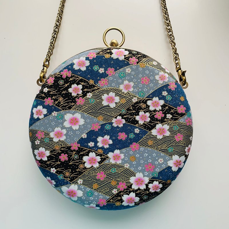Japanese blue powder cherry wave small round bag - can be taken in hand / cross-back - กระเป๋าคลัทช์ - ผ้าฝ้าย/ผ้าลินิน สีน้ำเงิน