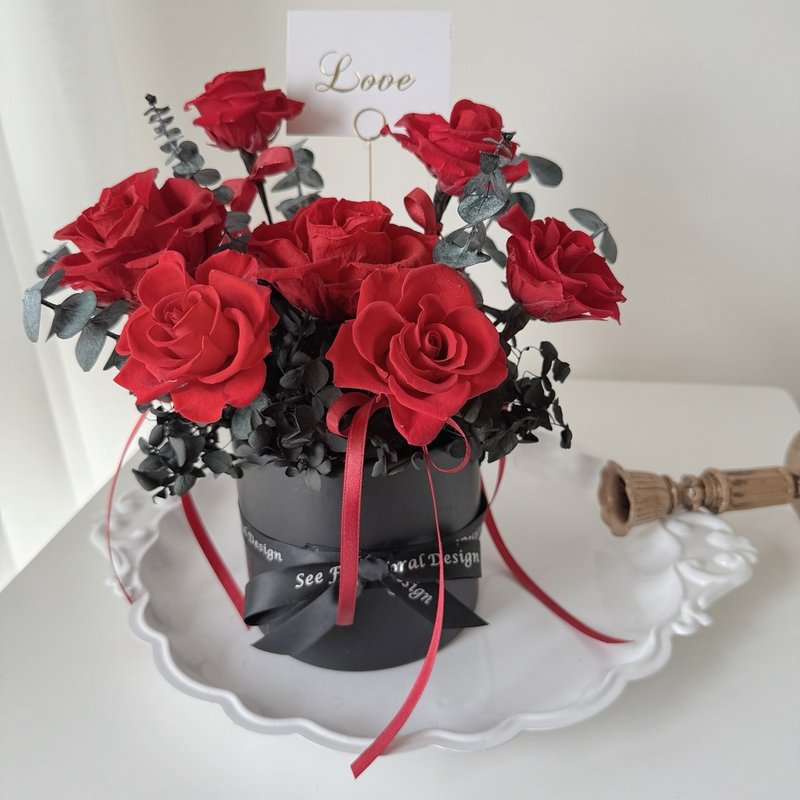 SEE 看見花藝設計|情人節|永生玫瑰 |生日|紅色約定玫瑰花盒 - 乾燥花/永生花 - 植物．花 