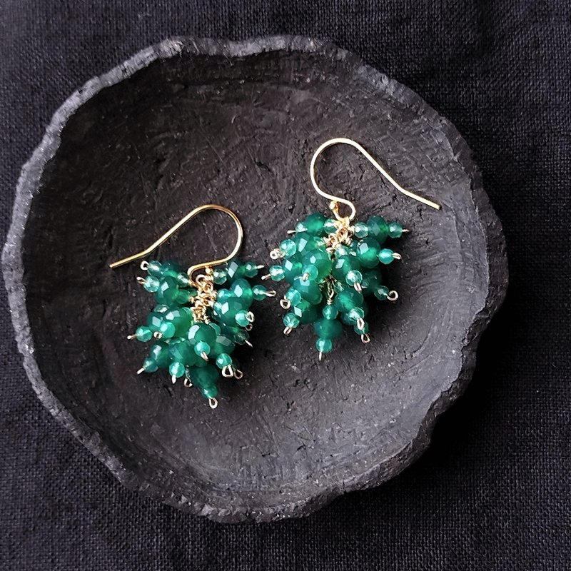 【K14gf】Green Onyx Earrings グリーンオニキス フリンジピアス - 耳環/耳夾/耳骨夾 - 寶石 綠色