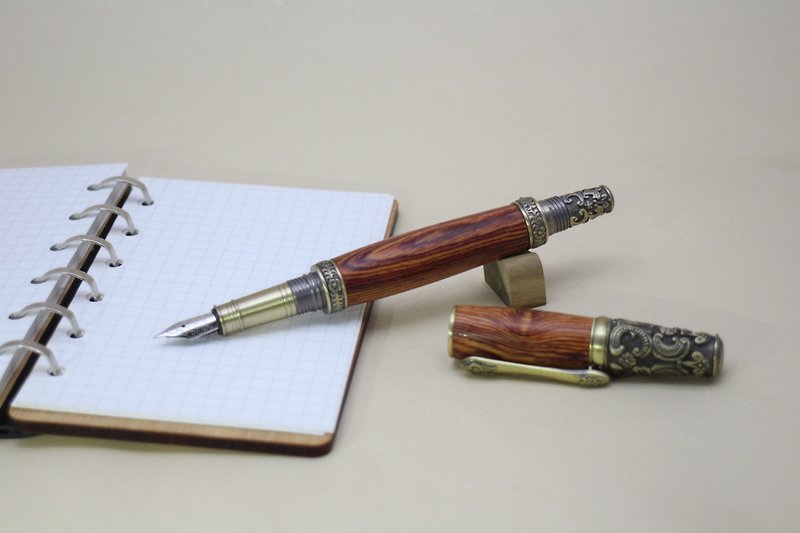 Royal Collection Pen - ปากกาหมึกซึม - ไม้ 