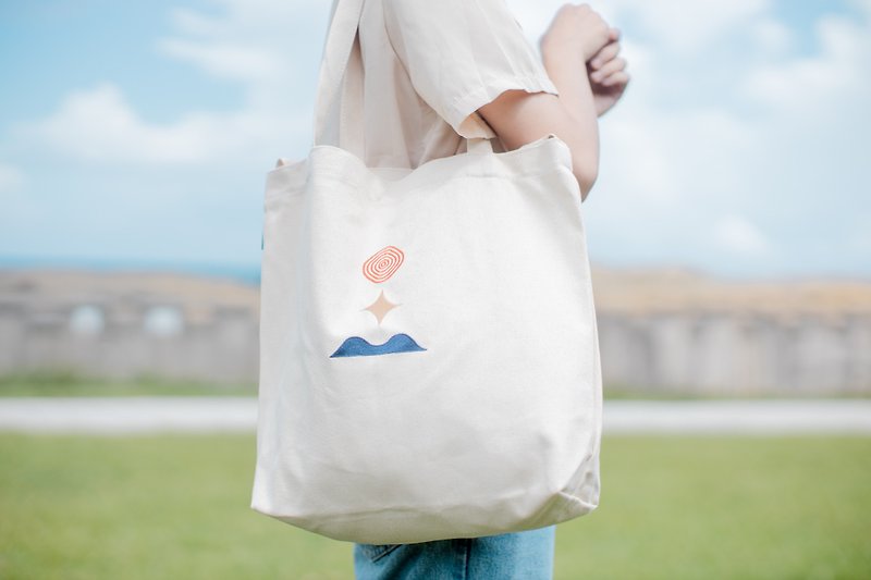 Peace embroidery three-way bag - กระเป๋าแมสเซนเจอร์ - วัสดุอื่นๆ ขาว