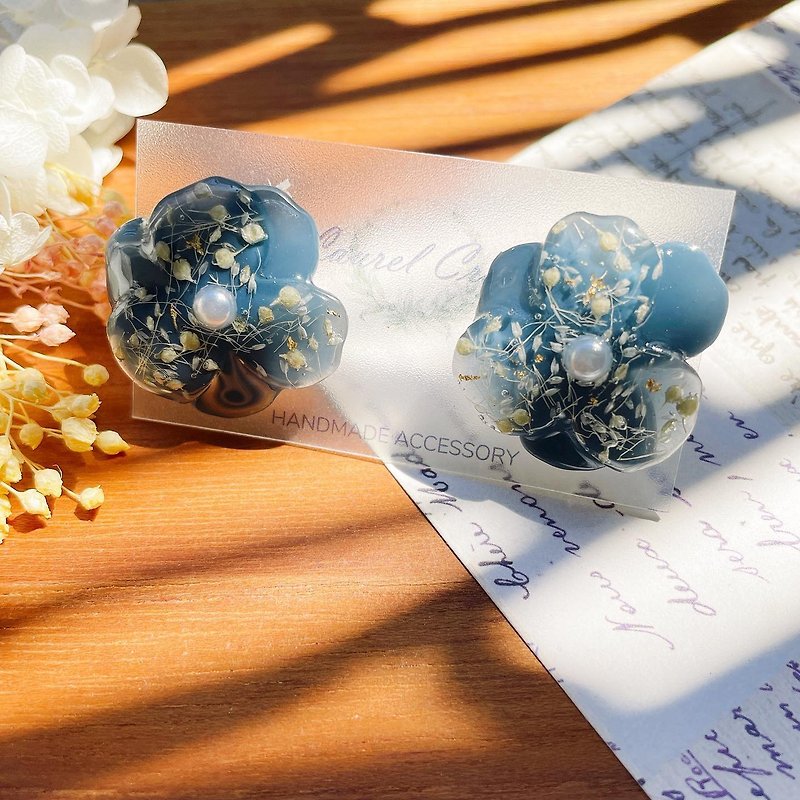 Morandi series beautiful saki dark blue liberty 925 silver earrings/ clip on - ต่างหู - พืช/ดอกไม้ สีน้ำเงิน