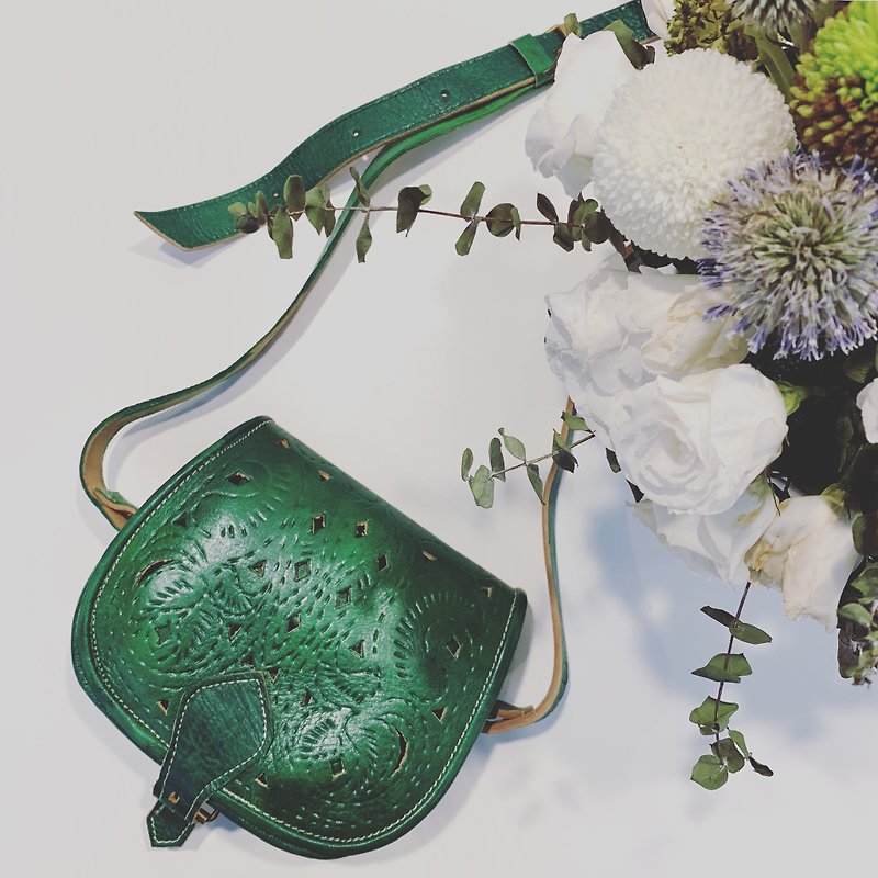 Moroccan handmade hollow carved bag fez mint tea green - กระเป๋าแมสเซนเจอร์ - หนังแท้ สีเขียว