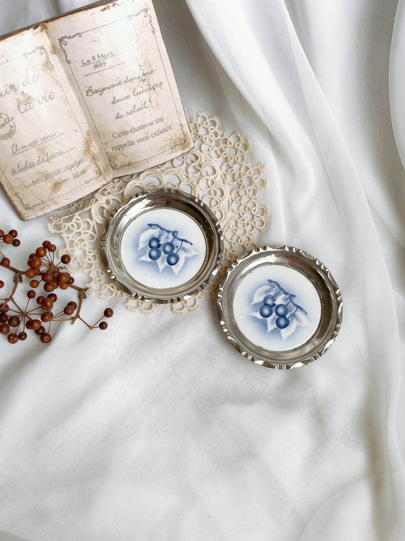 [Good Day Fetish] East Germany brought back a set of silverware-shaped fruit pattern ceramic coasters - ที่รองแก้ว - เครื่องลายคราม ขาว