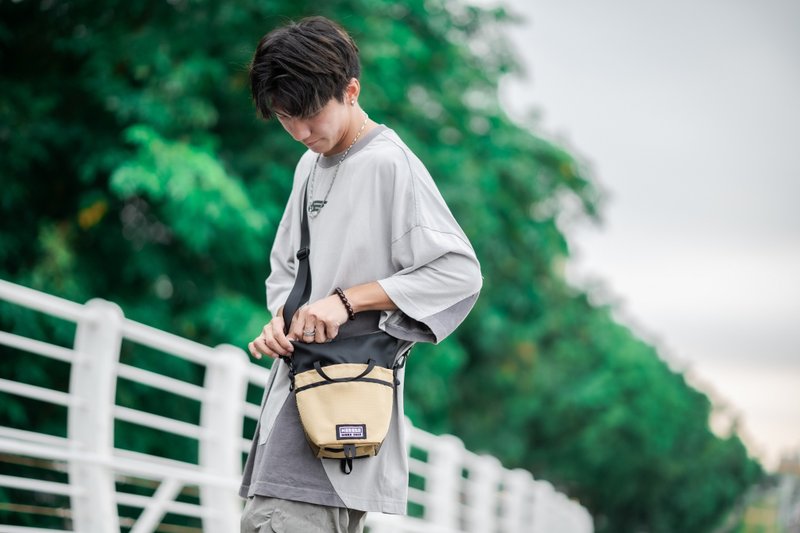 【MOOOSE】 Bucket Small Bag Side Backpack Small Cell Phone Bag Made in Taiwan YKK Water-Repellent - Messenger Bags & Sling Bags - Nylon Multicolor