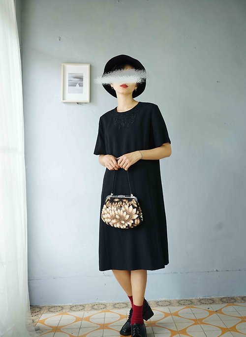 4.5studio 尋寶古著-日本製古典蕾絲刺繡領個性黑色復古昭和洋裝
