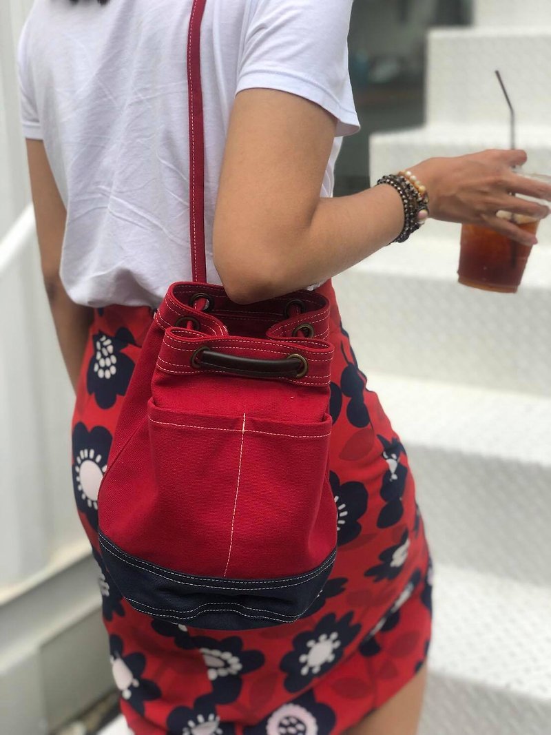 Mini Red/Navy Canvas Bucket Bag with strap /Leather Handles /Daily use - กระเป๋าถือ - ผ้าฝ้าย/ผ้าลินิน สีแดง