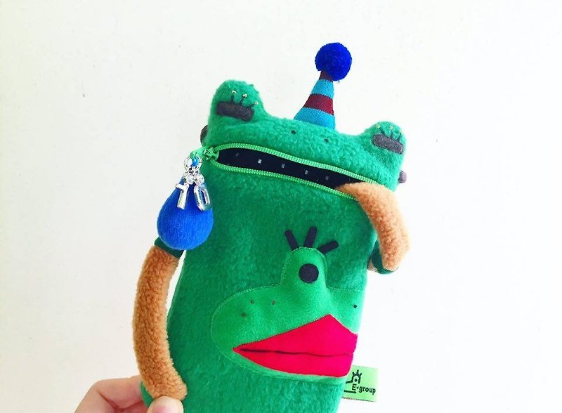 E*grouo 10th Anniversary Celebration A Frog Saliva Bag for iPhone - อื่นๆ - ผ้าฝ้าย/ผ้าลินิน สีเขียว