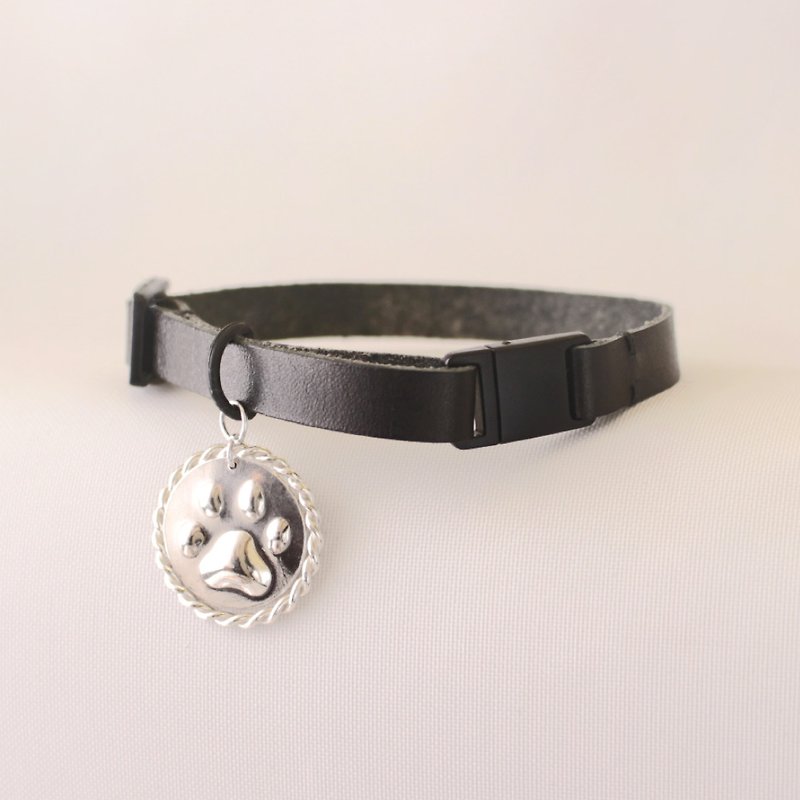 Bigfoot Pendant - Collars & Leashes - Silver 