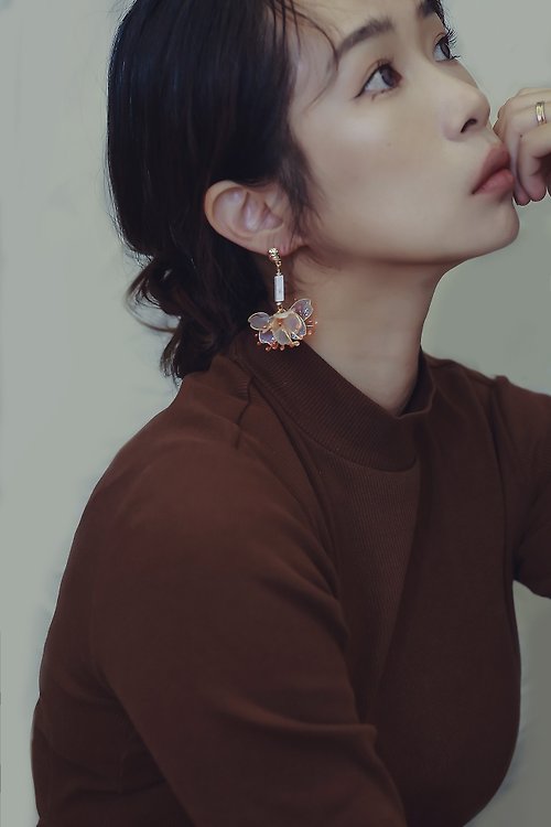 rosequeen 䌓花 莫蘭迪灰紫白雙色漸層 原石水晶花樹脂花耳環耳夾