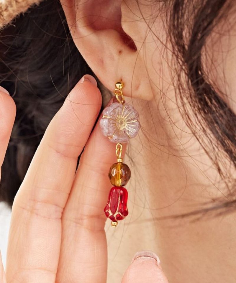 [Popular pre-order] Swaying vintage Czech glass clear flower earrings (3 colors) LECZ4809 - ต่างหู - วัสดุอื่นๆ 