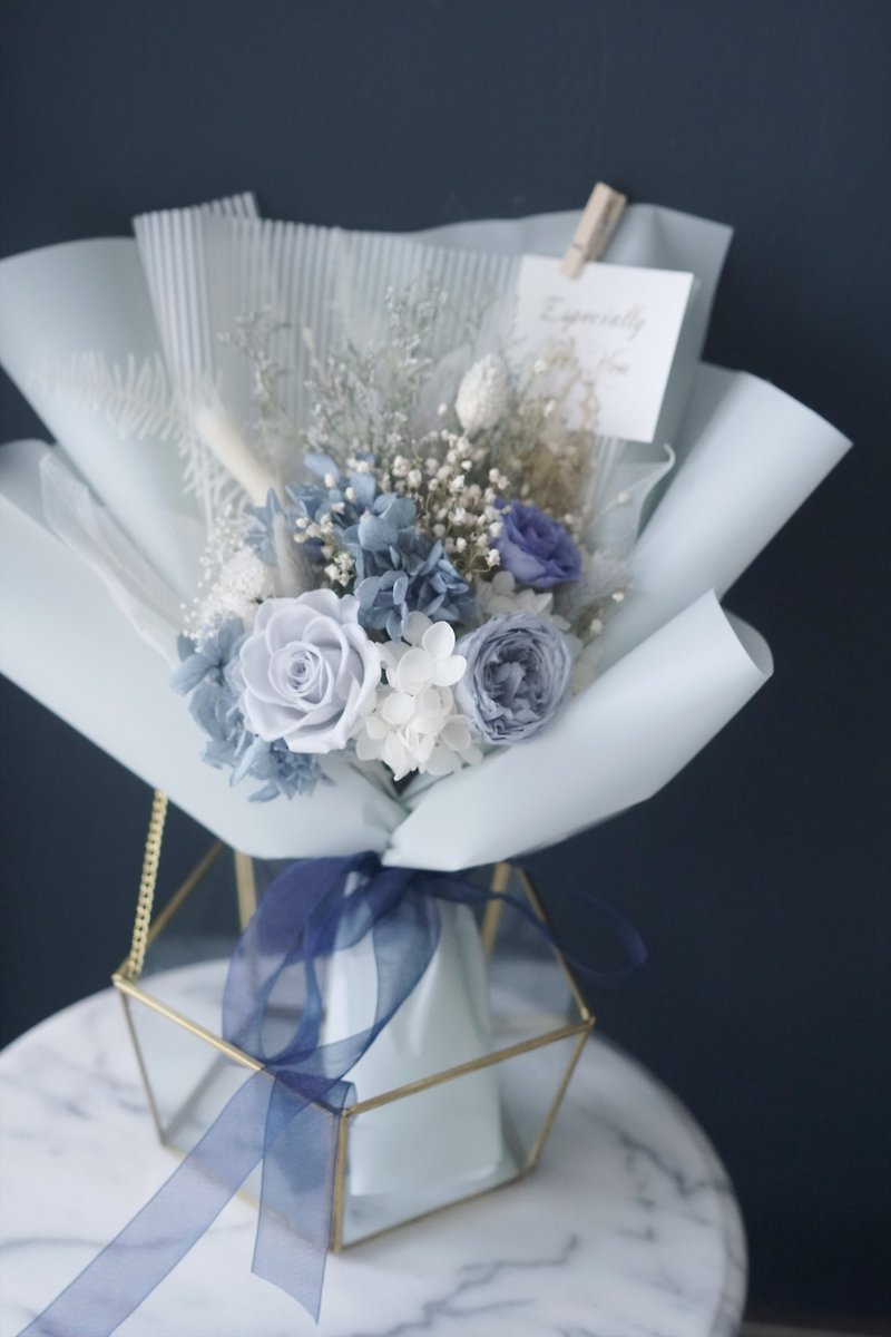 Mother's Day Teacher Appreciation Graduation Bouquet Graduation Proposal Graduation Bouquet Retro Gray Blue Japanese Imported Immortal Flower Rose - ช่อดอกไม้แห้ง - พืช/ดอกไม้ สีน้ำเงิน