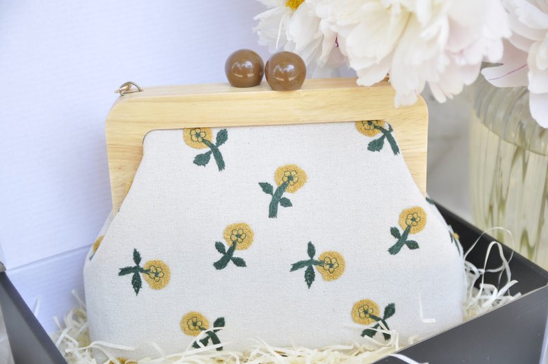 刺繡清新款手提斜挎包 - 側背包/斜背包 - 其他材質 