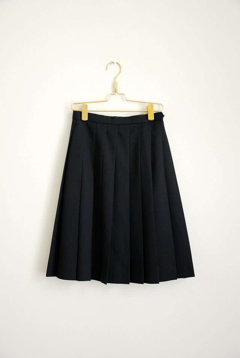 Ancient pleated skirt - กระโปรง - วัสดุอื่นๆ 