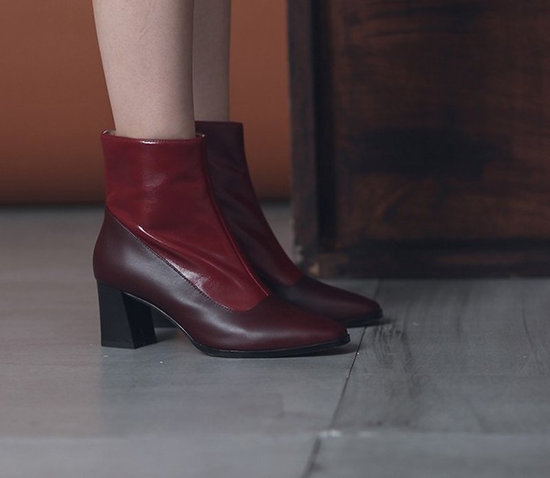 Rare minimalistic leather with leather boots red - รองเท้าบูทยาวผู้หญิง - หนังแท้ สีแดง