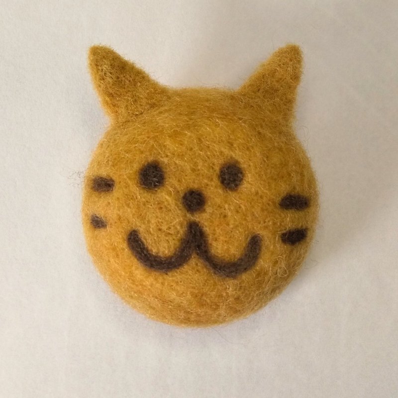 ねこぱんブローチ - 胸針 - 羊毛 