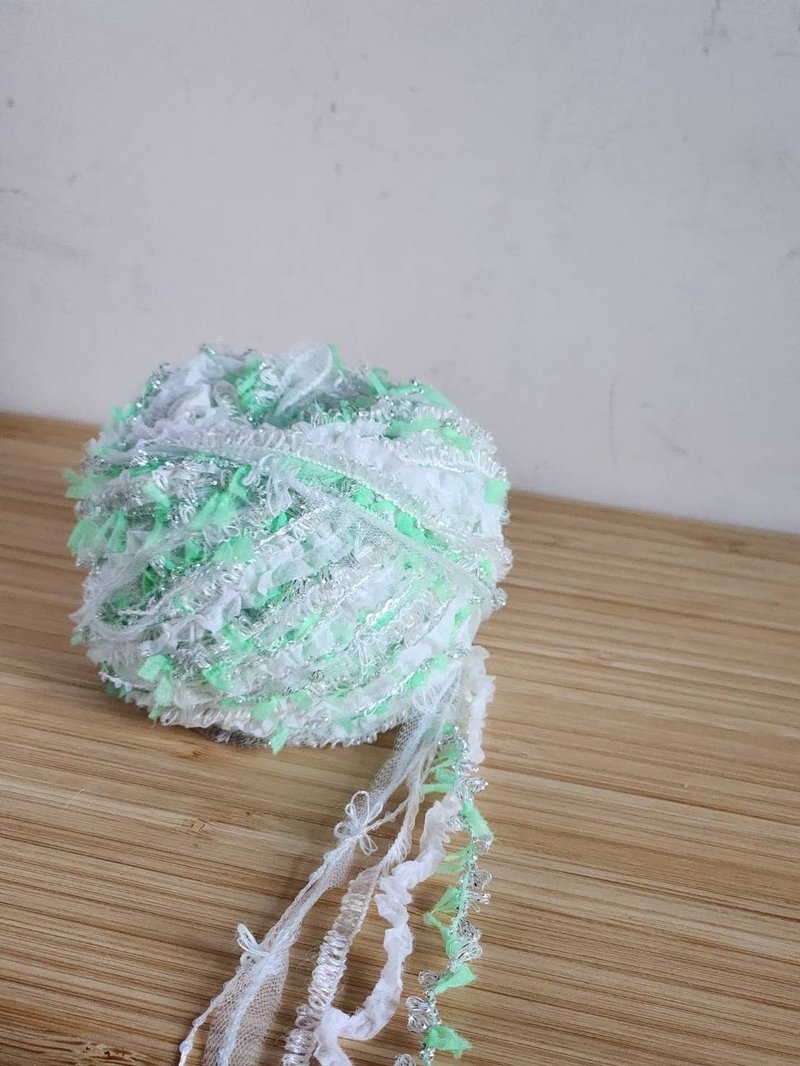 日本混合紗線　1020公分 ( 21.8g ) - 編織/刺繡/羊毛氈/縫紉 - 其他人造纖維 綠色