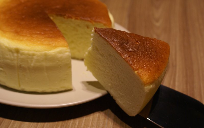 【Cheese&Chocolate.】Souffle Cheesecake Original (Light Cheese) / 8 inches. 10 inches - เค้กและของหวาน - อาหารสด สีเหลือง