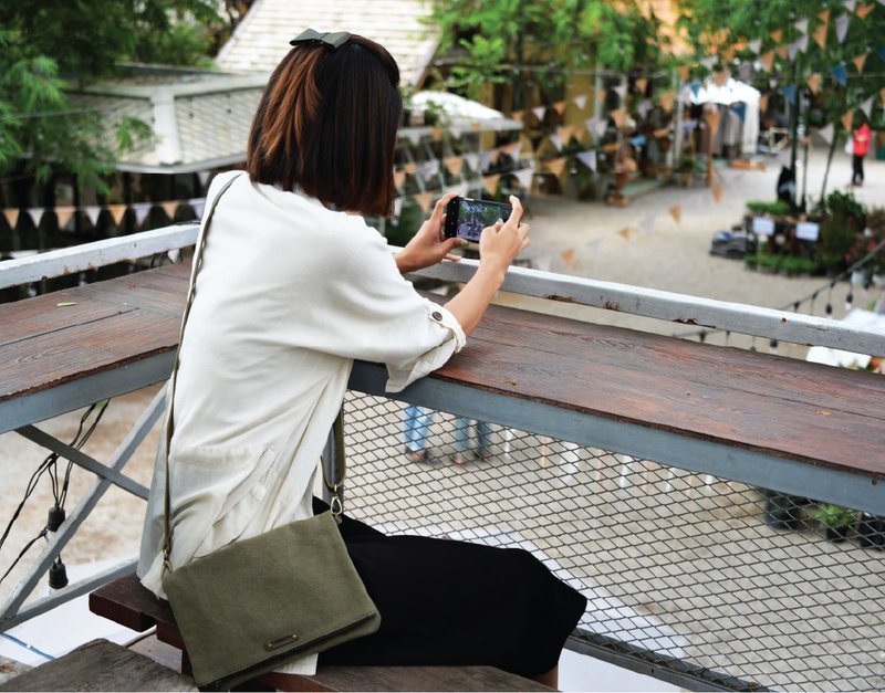 Canvas cross body bag with leather strap - 其他 - 棉．麻 