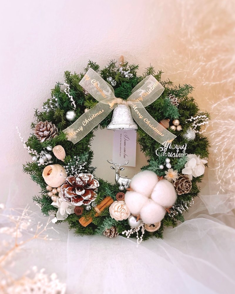 [Christmas Wreath] Winter Silver Bells·Fawn l Immortal Cedar Comes with Gift Box 20cm - ช่อดอกไม้แห้ง - พืช/ดอกไม้ สีเขียว