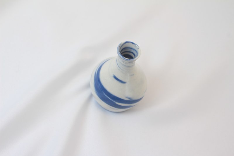 Ceramic flower pot - twisted tire white and blue - please be sure to confirm the size before subscripting - Pottery & Ceramics - Porcelain Blue