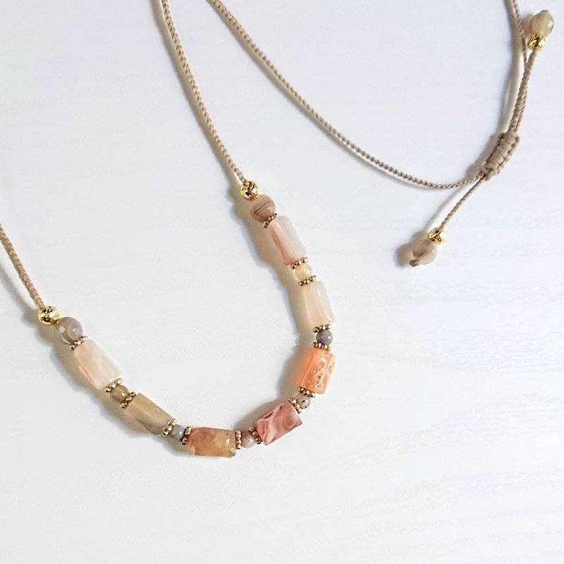 Natural free-size necklace with beige agate. - Necklaces - Semi-Precious Stones Khaki