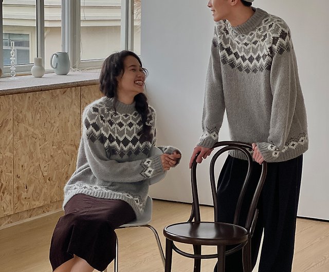 2-color listening to the wind songfair island couple pullover