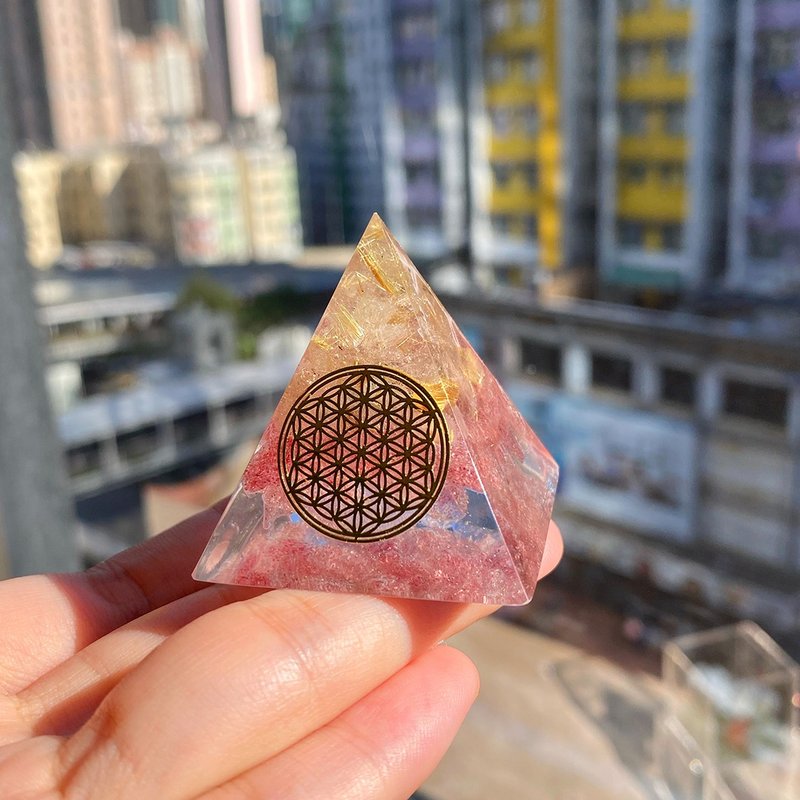 【金髮晶+草莓晶】奧根能量塔Orgonite (6cm/5cm/4cm) - 擺飾/家飾品 - 水晶 