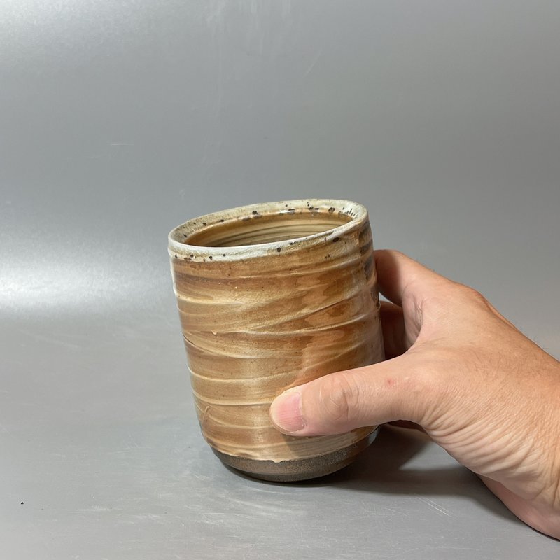 柴燒粉引手握杯 / 小平凡手作 - 茶壺/茶杯/茶具 - 陶 