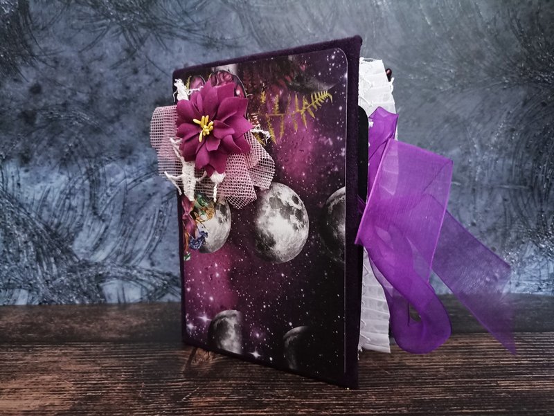 Moon junk journal handmade Galaxy garden notebook Flower witch grimoire thick - 筆記本/手帳 - 紙 紫色