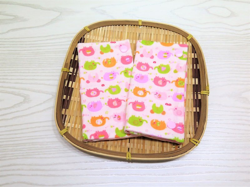QQ Rainbow Like / 2 into (a pair): Japan six layers of yarn non-toxic handmade double-sided strap bibs. Baby scarves bibs. - ของขวัญวันครบรอบ - ผ้าฝ้าย/ผ้าลินิน สึชมพู