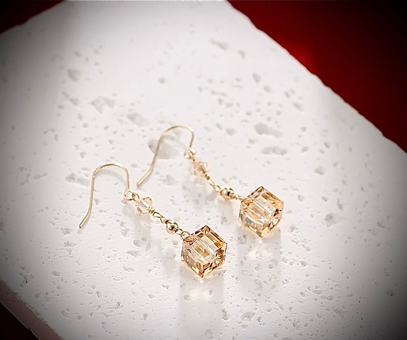 C&W s925 sterling silver 14k gold classic Swarovski sugar crystal temperament earrings and Clip-On - ต่างหู - คริสตัล 