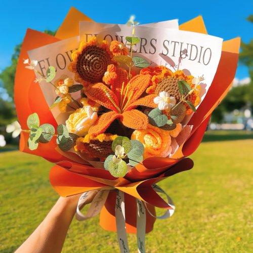 TheBloomCrafter 畢業禮物 畢業花束 客製化禮物2025手工鉤織黃色與橙色調向日葵百