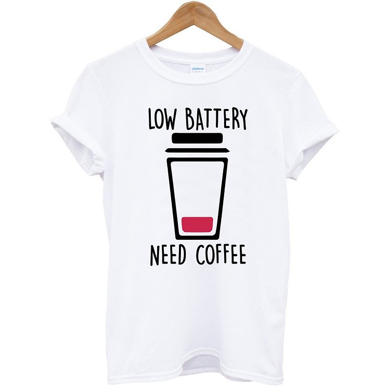 LOW BATTERY NEED COFFEE 短袖T恤 2色 咖啡 文青 文創 【現貨】 - T 恤 - 棉．麻 多色