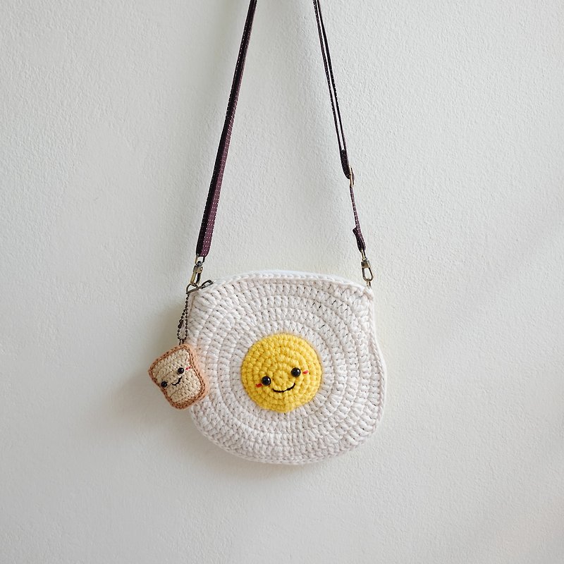 Crochet Bag | Fried Egg + Bread keychain - 側背包/斜孭袋 - 棉．麻 白色