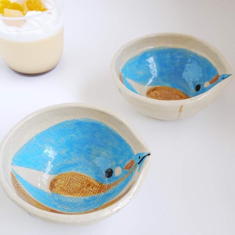 Bird head sewer 【cherry tree】 - Small Plates & Saucers - Pottery Blue