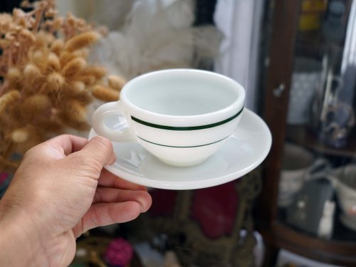 Travel Genius 中古店 美國中古FIRE KING白色綠間條邊茶杯咖啡杯碟子 古董玻璃餐具套裝