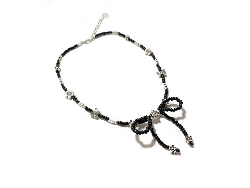 Ribbon Necklace in black - สร้อยคอ - วัสดุอื่นๆ สีดำ