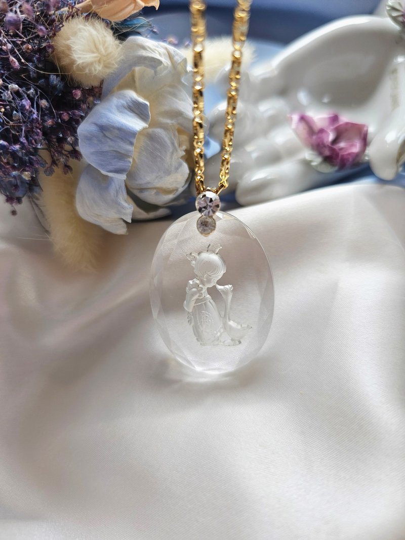 清澈橢圓小女孩與鵝吊墜金日字項鍊/長鍊/早期首飾/西洋古董飾品 - 長項鍊 - 其他材質 