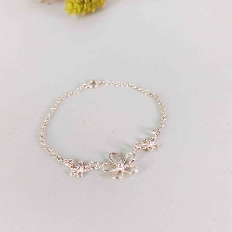 Flower Season x Spring Flower/Silver Bracelet/Màn Work - สร้อยข้อมือ - โลหะ สีเทา