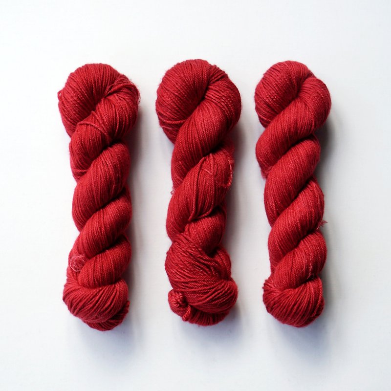 手染めの糸‧ 赤い封筒 - 編み物/刺繍/羊毛フェルト/裁縫 - その他の素材 レッド
