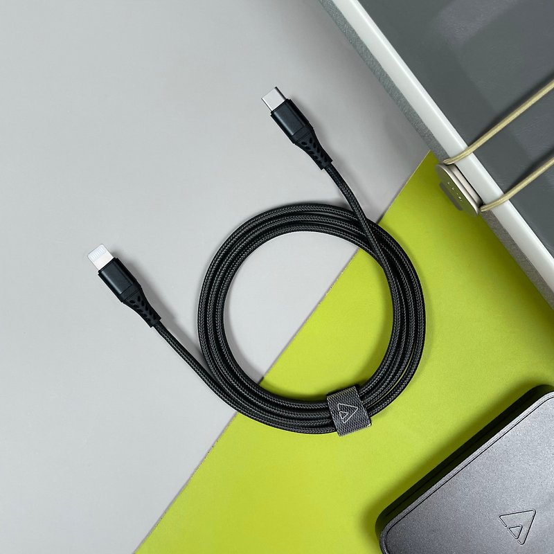 Artellia  | One Meter Fast Charging Braided Cable USB C - Lightning - Chargers & Cables - Aluminum Alloy Black