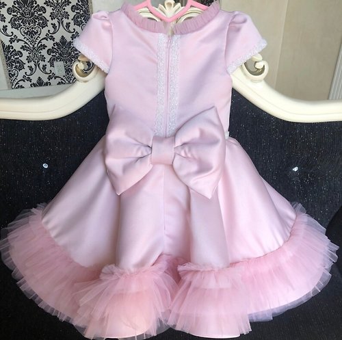 V.I.Angel Pink dress with pearl, big bow on the back and bow clip for hear. Birthday dress