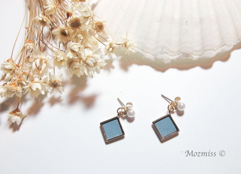 ｜簡約幾何｜OL風｜金屬X皮革方形小珍珠耳環 - 白 - 耳環/耳夾/耳骨夾 - 其他金屬 白色