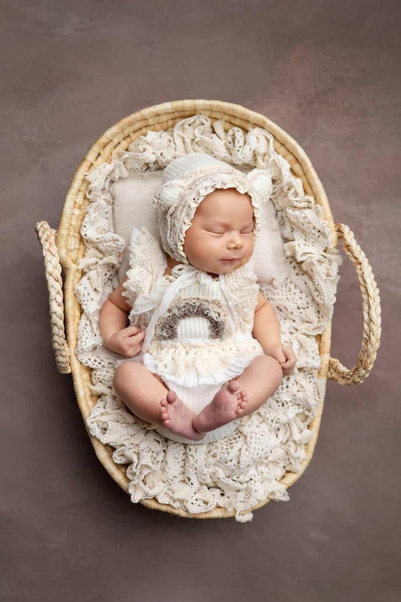 新生兒奶茶色連身衣與帽子 - boho bodysuit, bear hat - 新生兒寫真拍攝 - 嬰兒手鍊/飾品 - 其他材質 白色