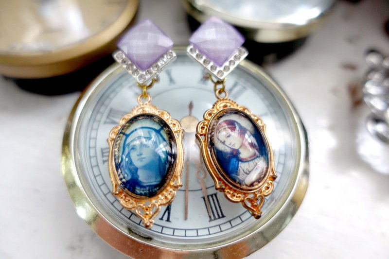 イエス・キリストの聖母教会の窓のグリルが付いている手作りのイタリアの宗教的なスタイルのイヤリングのペア - ピアス・イヤリング - 金属 多色