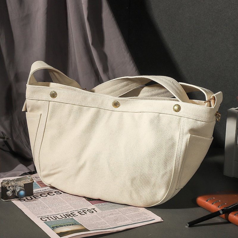 American style retro heavy-duty canvas newsboy bag, men and women's crossbody - Messenger Bags & Sling Bags - Other Materials White