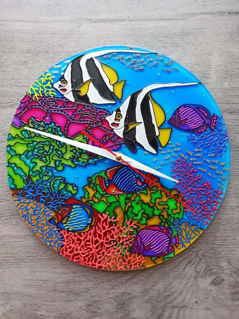 海の魚のモダンな壁掛け時計手作りの虹のステンドグラスの壁の装飾海底 - 時計 - ガラス ブルー