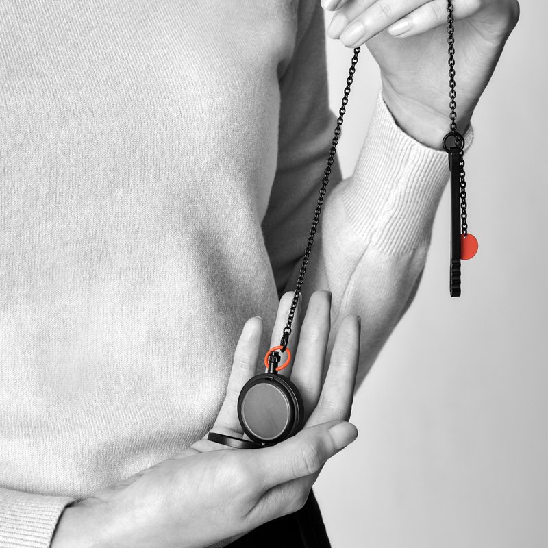 TIME:LESS:NESS - 1510 – The pocket watch (Pocket watch & necklace - black) - สร้อยคอ - โลหะ สีดำ