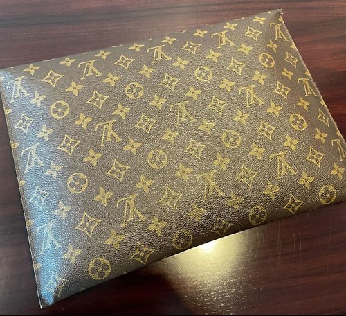 Louis Vuitton document poche laptop case clutch, Luxury, Bags & Wallets on  Carousell